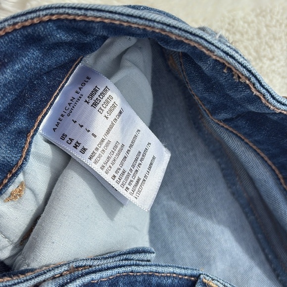 American Eagle Next Level Stretch Distressed Jeans – Size 4 Extra Short | - Picture 6 of 9